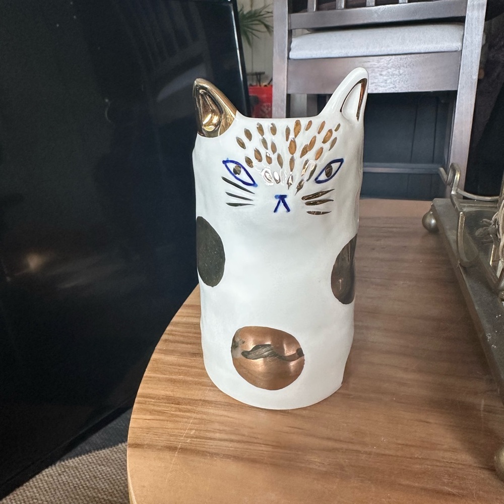 Anthropologie BirdCanFox Ceramic Cat vase/planter about 7” used Few marks noted